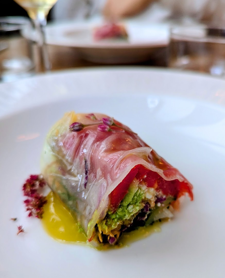 Roulé de légumes enveloppé de jambon